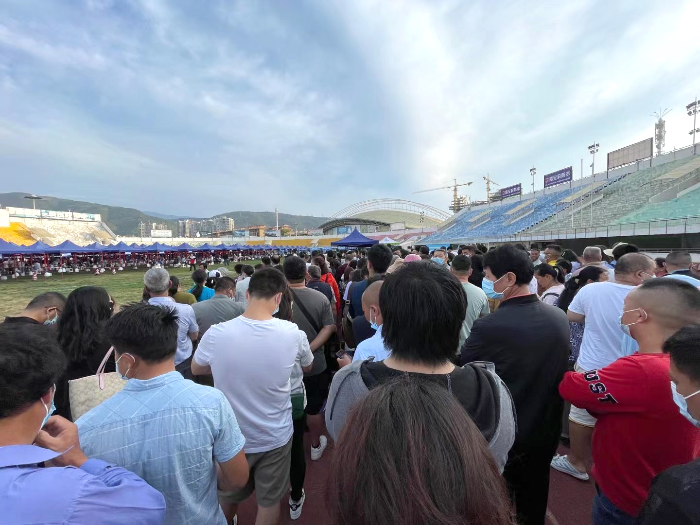 哇塞，這打疫苗的人氣鼎旺了~~