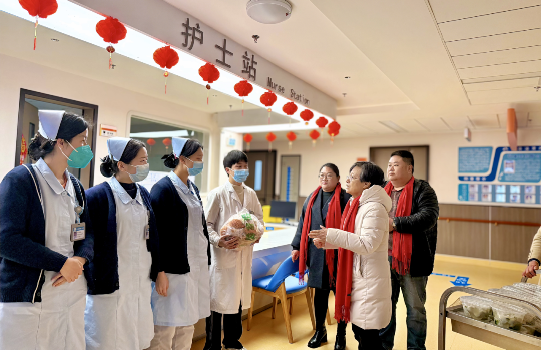 新春慰問送溫情，除夕關(guān)懷暖人心！